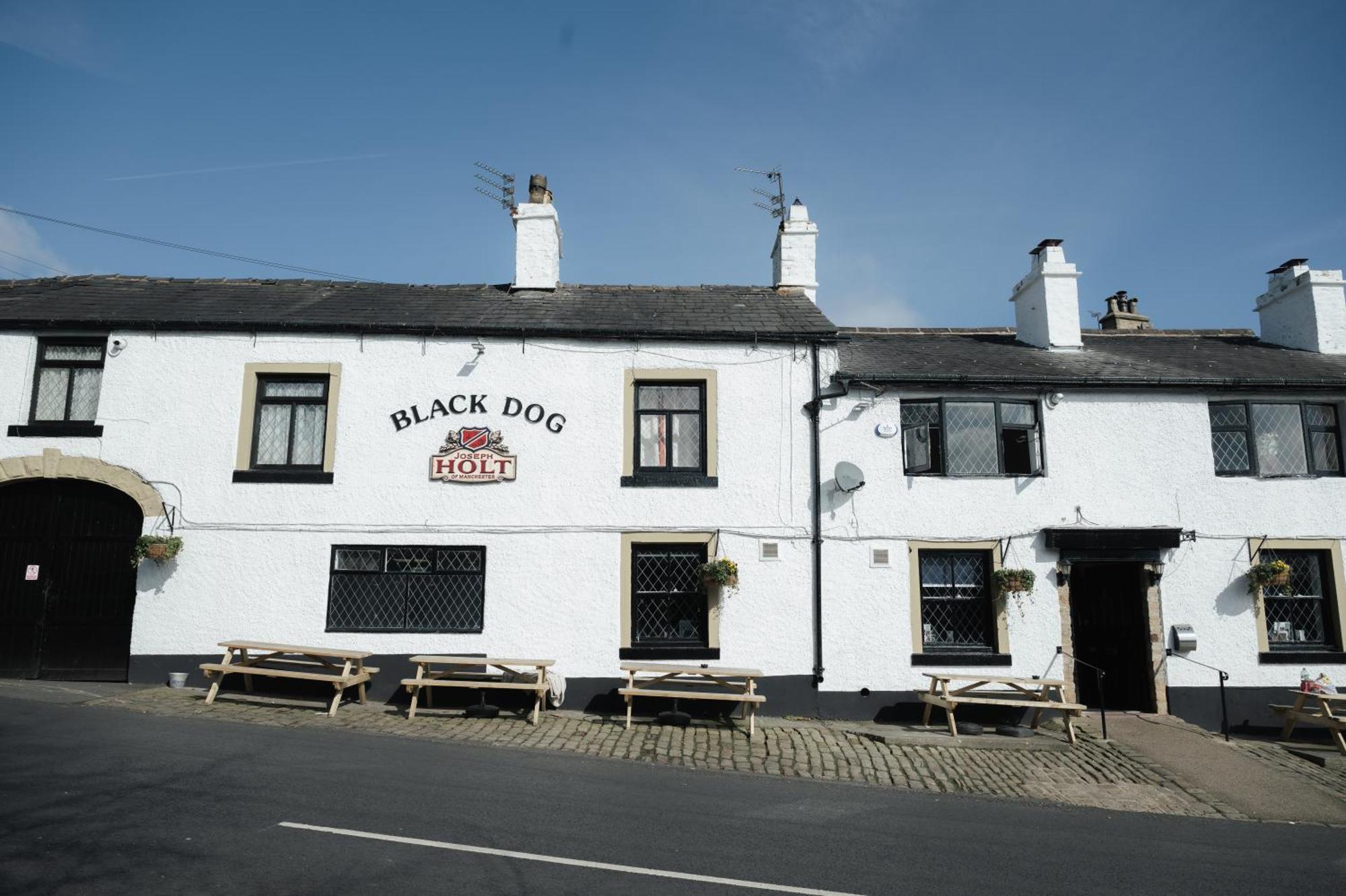 Black Dog Inn Болтън Екстериор снимка
