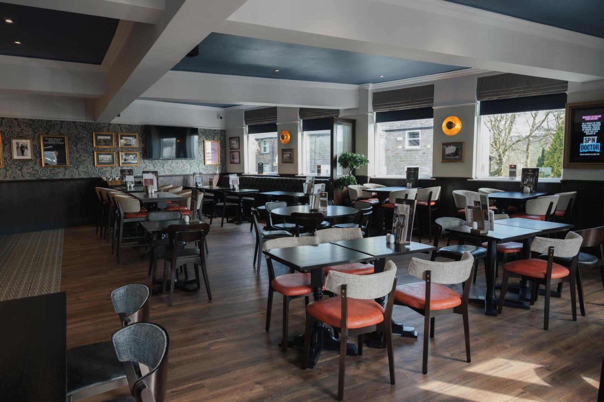 Black Dog Inn Болтън Екстериор снимка