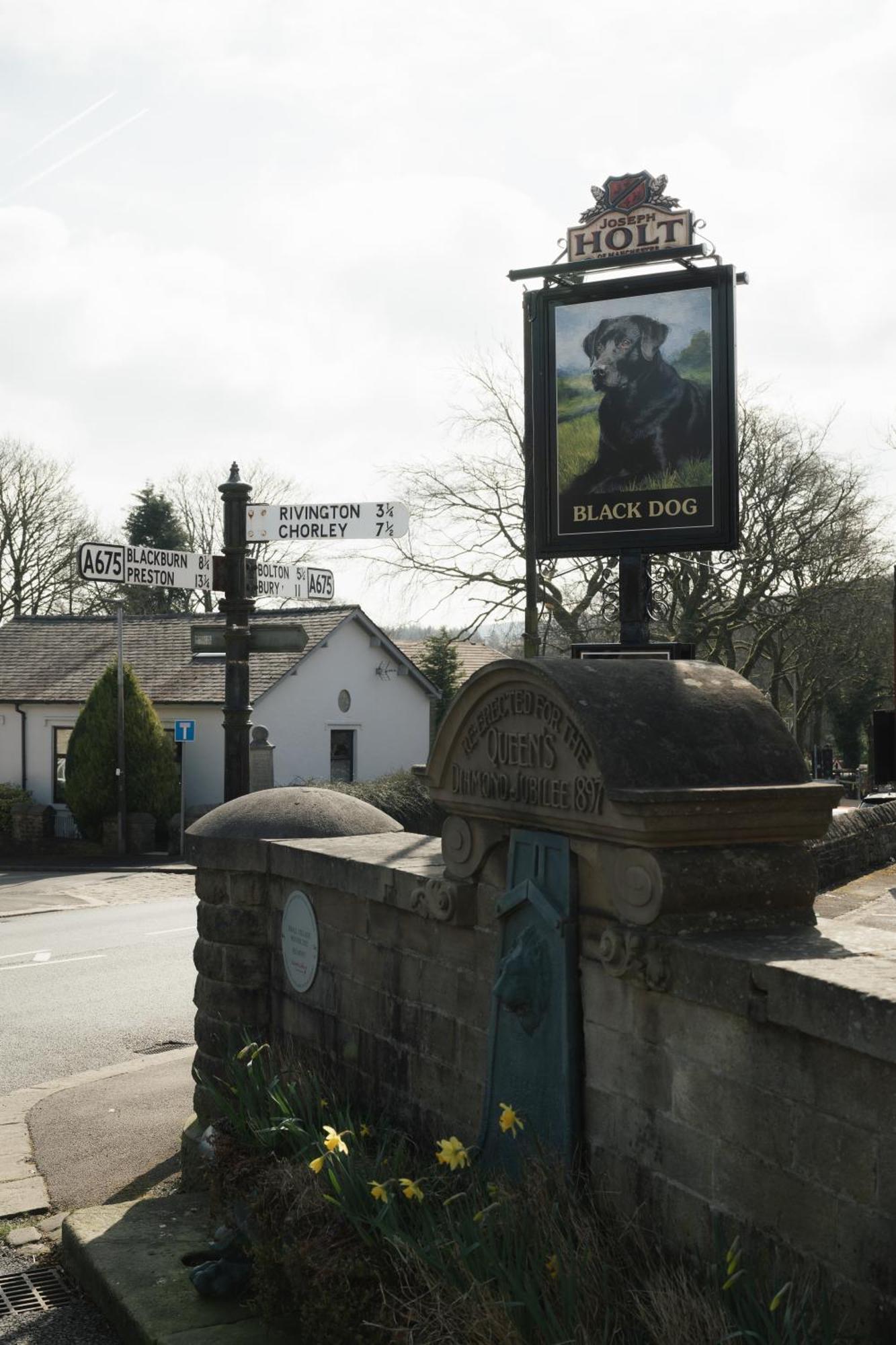 Black Dog Inn Болтън Екстериор снимка