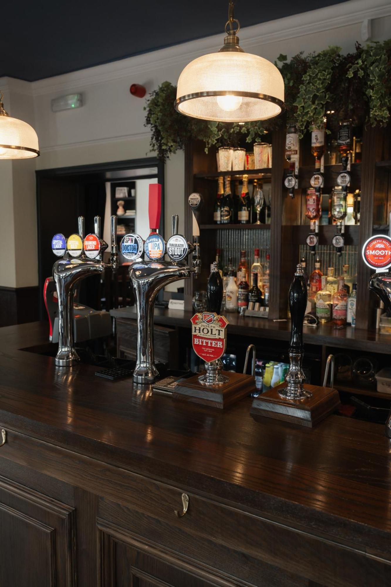 Black Dog Inn Болтън Екстериор снимка