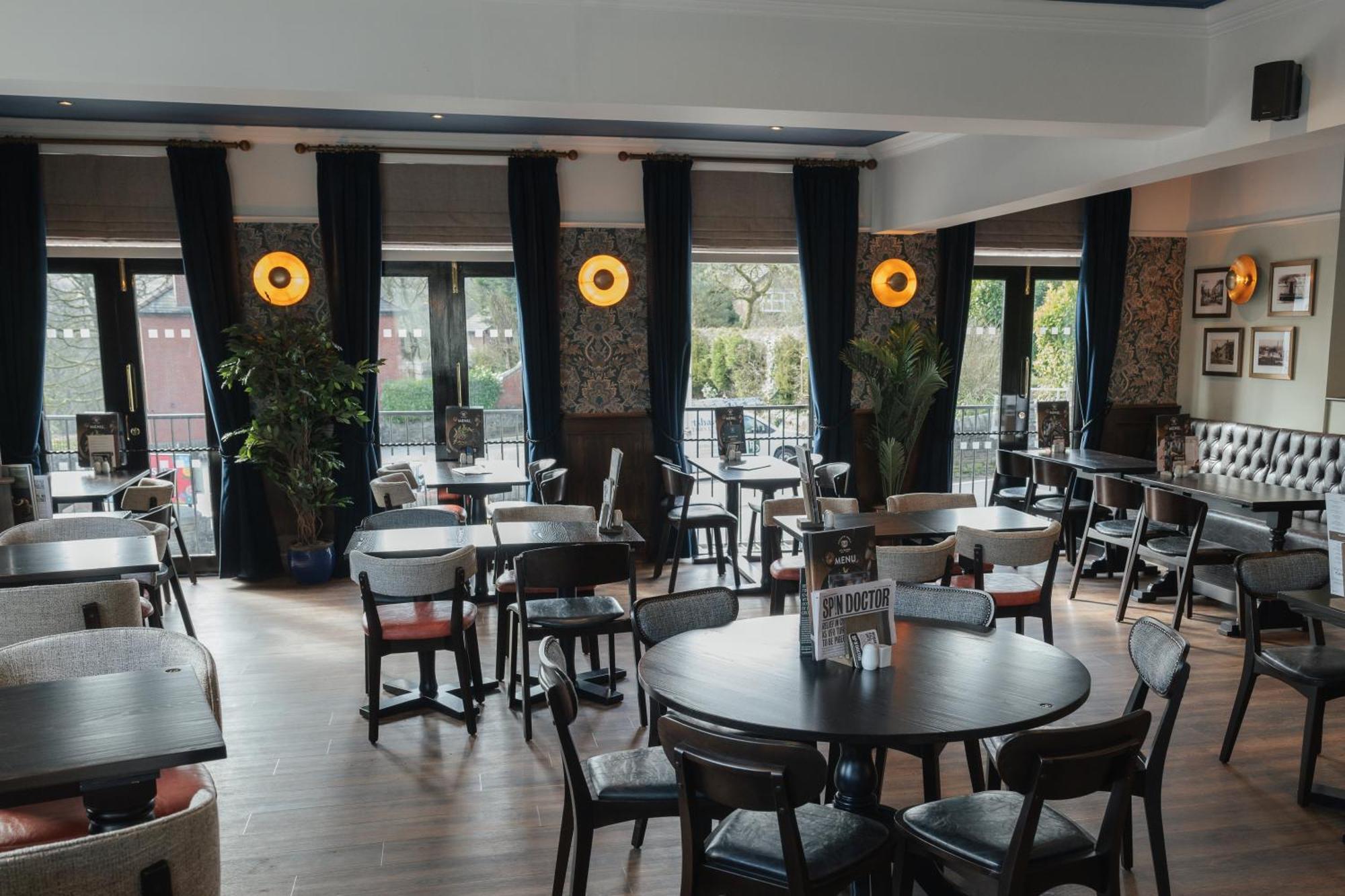 Black Dog Inn Болтън Екстериор снимка